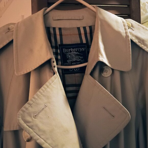 Burberry Women's Long Trench Coat - Picture 5 of 10